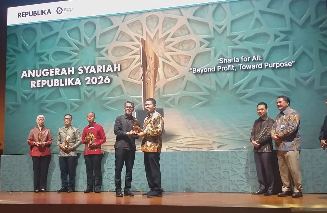 Aktif Dalam Literasi dan Inklusi, BPR Syariah Almabrur Terima Penghargaan ASR 2026